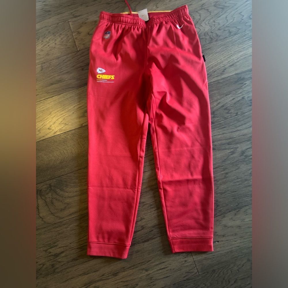 On Field NWT Nike Kansas City Chiefs Joggers - Picture 2 of 4